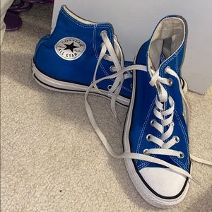 Blue converse!! Size 7!!